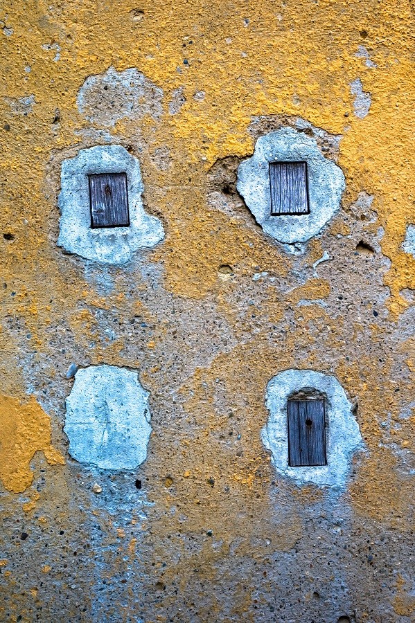 3+