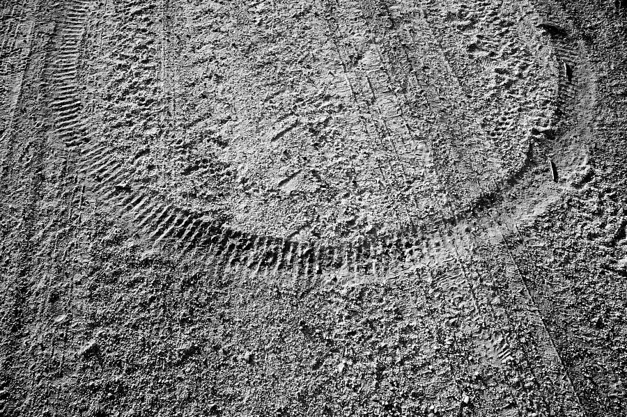 divočina na cestě 27